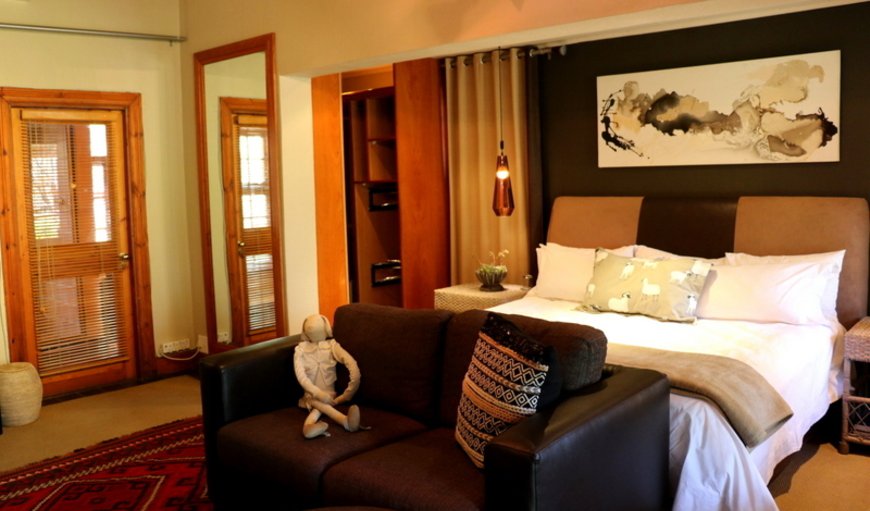 Honeymoon Suite: Honeymoon Suite - Bedroom with a double bed