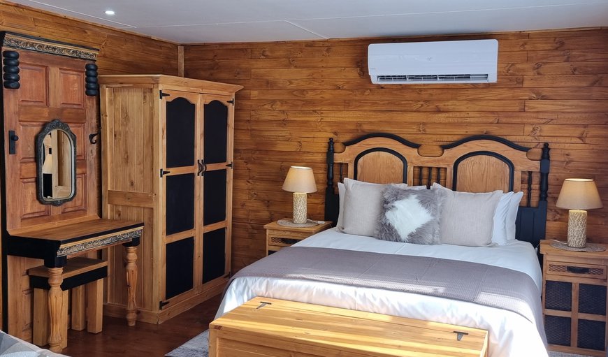 The Jackalberry Cabin: The Jackalberry Cabin - Bedroom