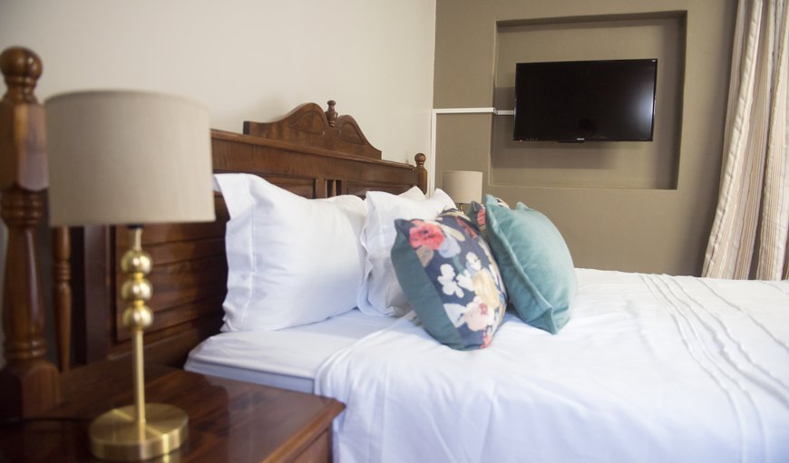 A home away from home. This lovely self catering unit has everything you need. Offering a fully equipped kitchen, double bed & extra three quarter bed, a big walk in shower & a Braai in your own private court yard. You can be assured to feel at home. A home away from home. This lovely self catering unit has everything you need. Offering a fully equipped kitchen, double bed & extra three quarter bed, a big walk in shower & a Braai in your own private court yard. You can be assured to feel at home.