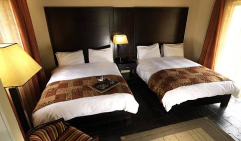 Twin-Bedded Rooms: Twin Bedroom