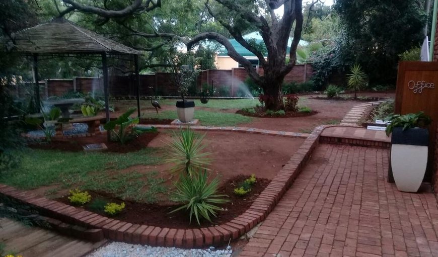 Welcome to Shalamanzi Lodge in Hartbeespoort Dam, Hartbeespoort, North West Province, South Africa