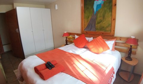 Tarentaal Cottage - Fully self-catering: Tarentaal Main Bedroom