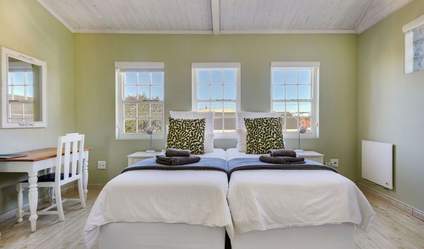 Cottage 4 - Twin Room: Cottage 4