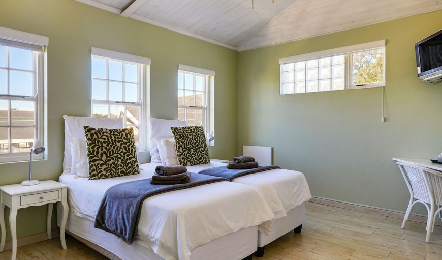 Cottage 4 - Twin Room: Cottage 4