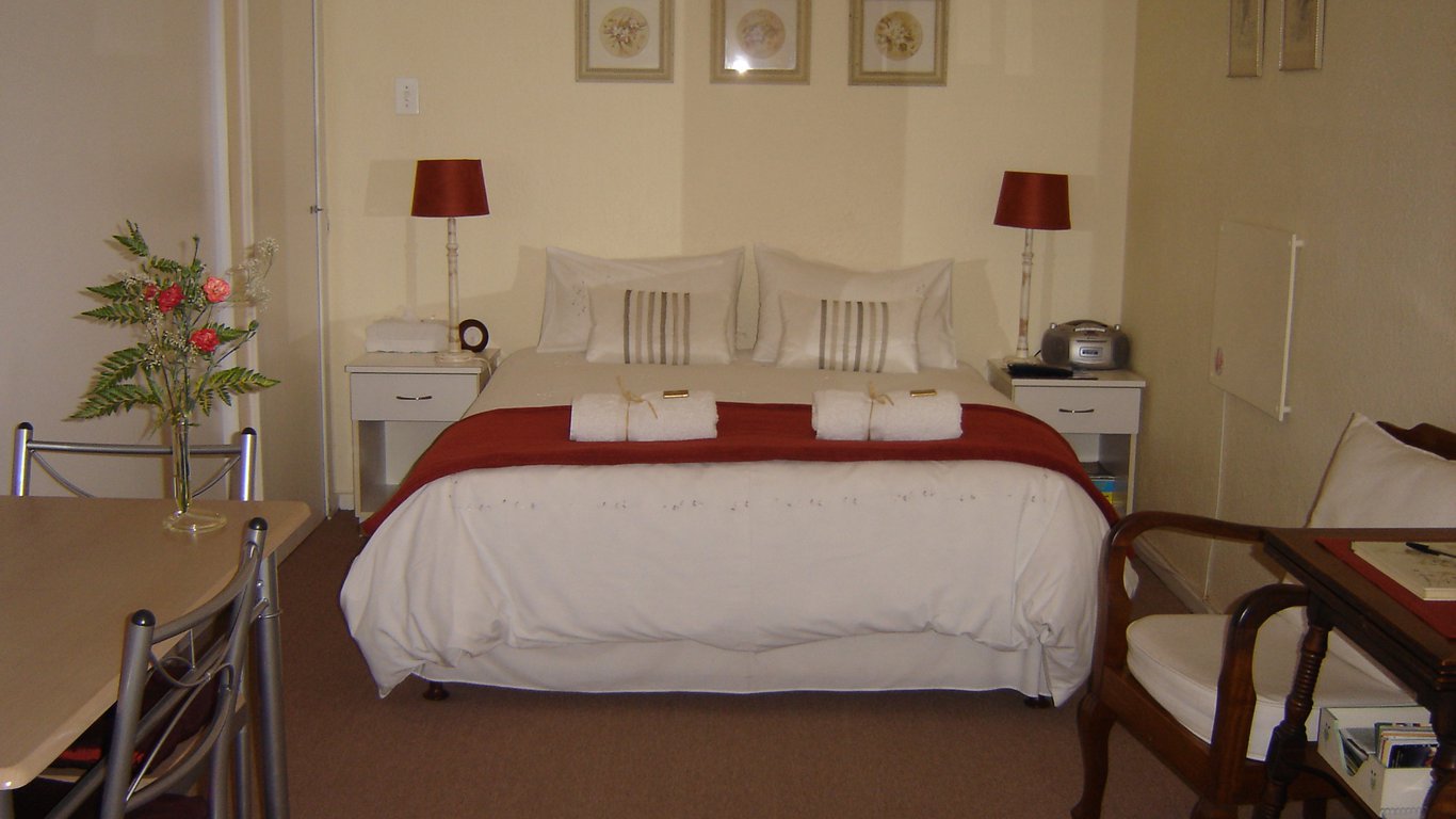 The Wendy House 3 Separate Self Catering Units In Rondebosch