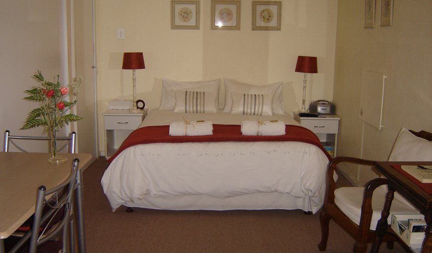 Self Catering Units: Unit 1 - Bedroom