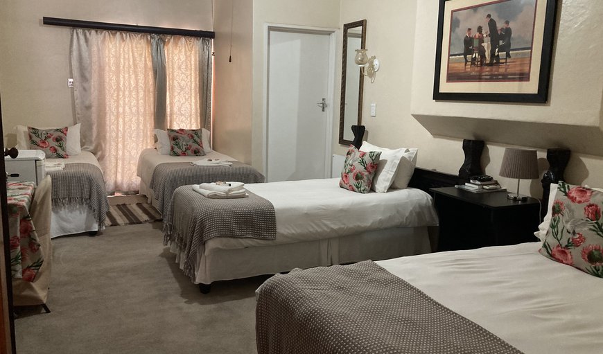 Family Rooms : Family room sleeping 5