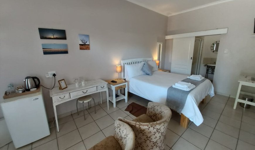 Queen Bed Room - Shower Only: Queen Bedroom with Shower
