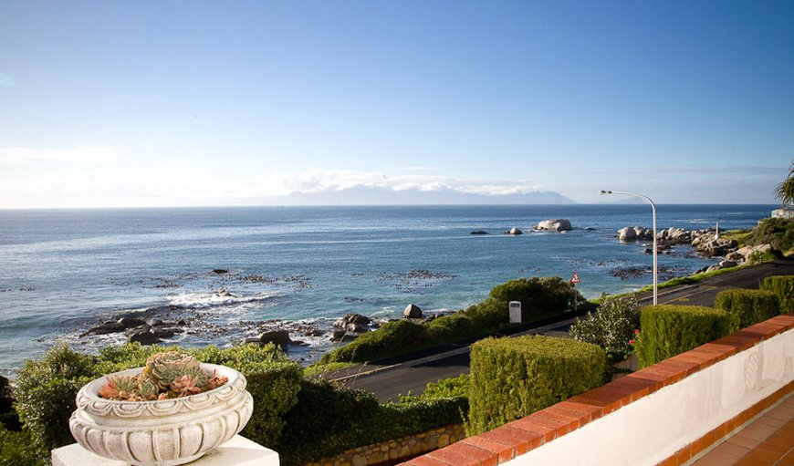 Whale View Manor Guest House is nestled between Fisherman's Beach and the mountains, only three minutes from historical Simon's Town and forty minutes from Cape Town International Airport. Whale View Manor Guest House is nestled between Fisherman's Beach and the mountains, only three minutes from historical Simon's Town and forty minutes from Cape Town International Airport.
