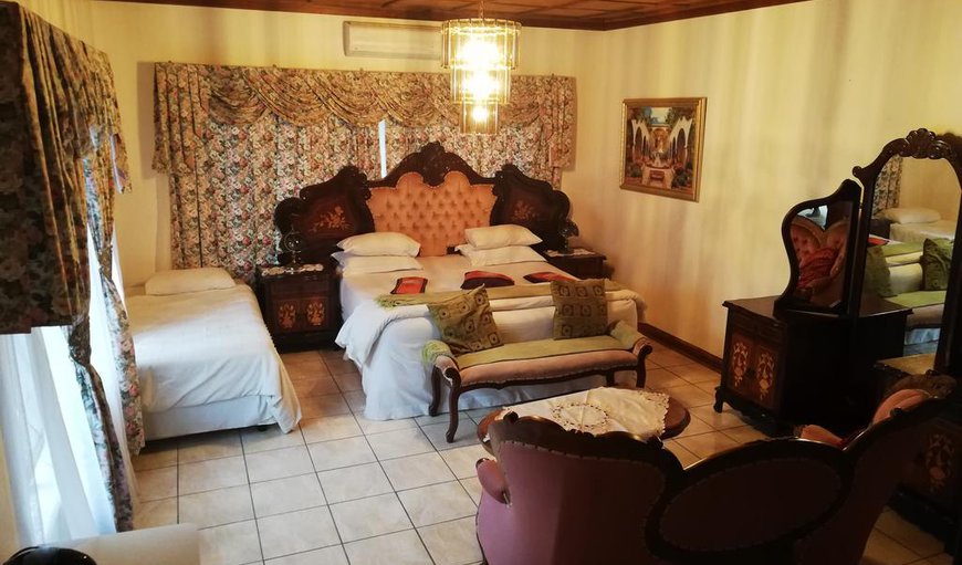 Triple Rooms: Triple Room with one Queen and 1 Single bed