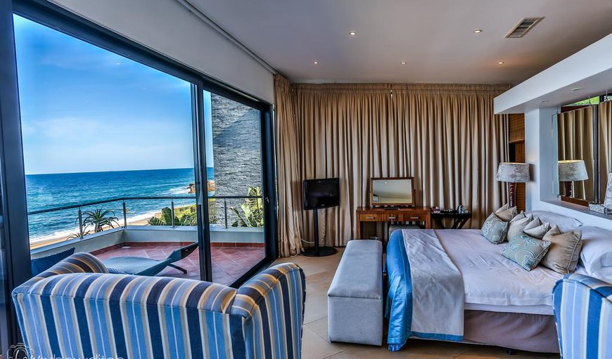 Deluxe Suites with Sea Facing Views: Deluxe Suite with Sea Facing Bedroom