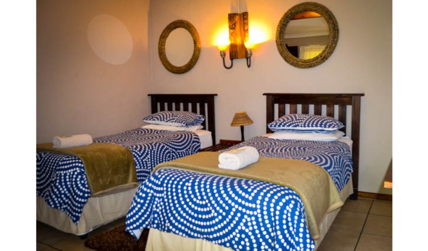 Standard Twin Room: Standard Twin Room with 2 single beds.