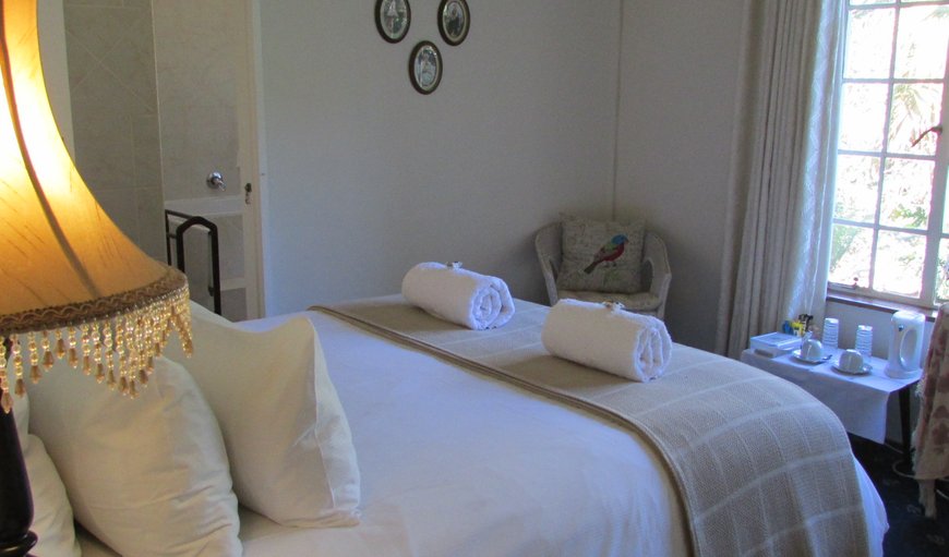 Upstairs Double Suite: 400 thread count, crisp, white Egyptian cotton linen.