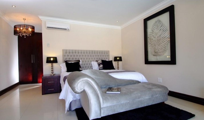 Luxury King Room: Luxury King Bedroom