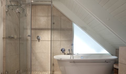 Standard Loft Room Rm 3: Bathroom