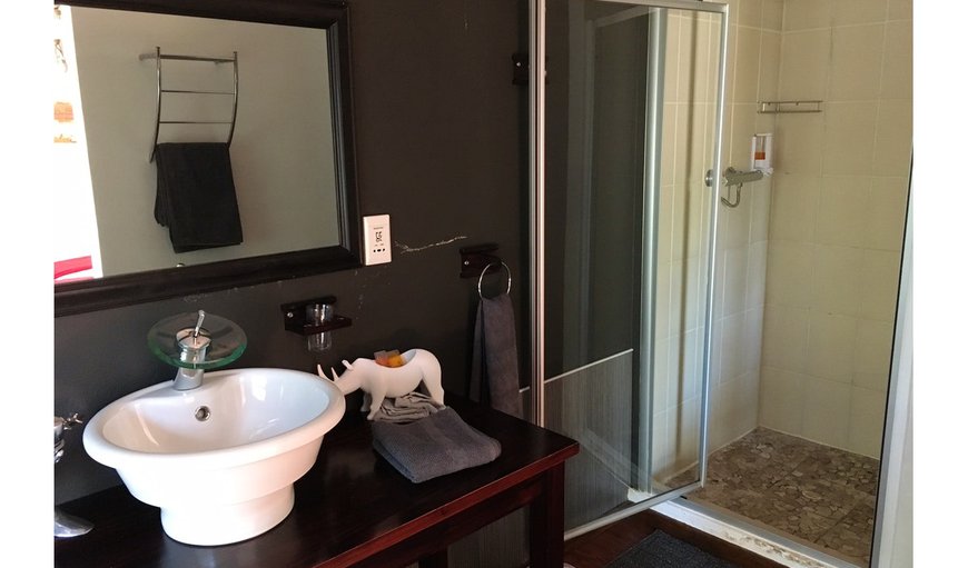 Standard Rooms: En-suite bathroom