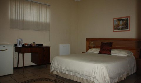 Double Non Smoking Upstairs: Bedroom suite
