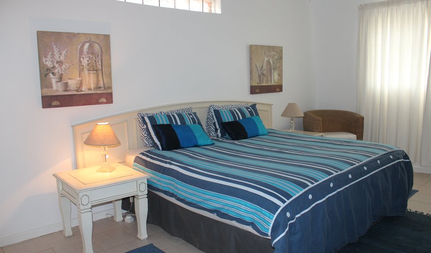 Fynbos Cottage: Bedroom with King Size Bed