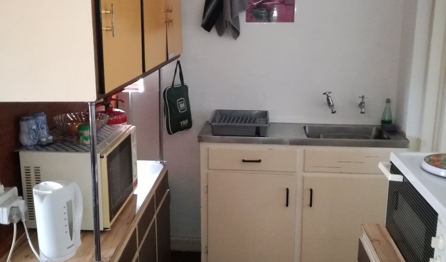 2 Sleeper Unit: Fully Equipped Kitchenette