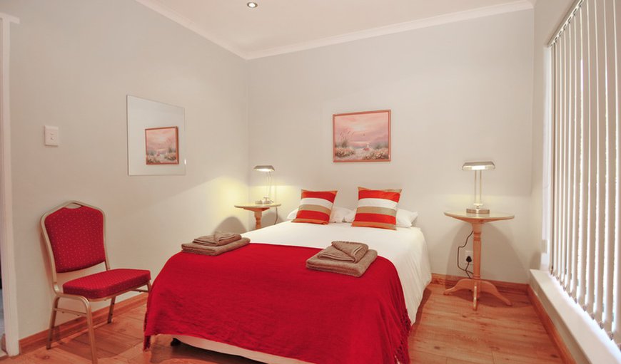 Great White Accommodation Unit 2: Bedroom