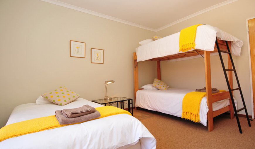 Great White Accommodation Unit 1: Bedroom