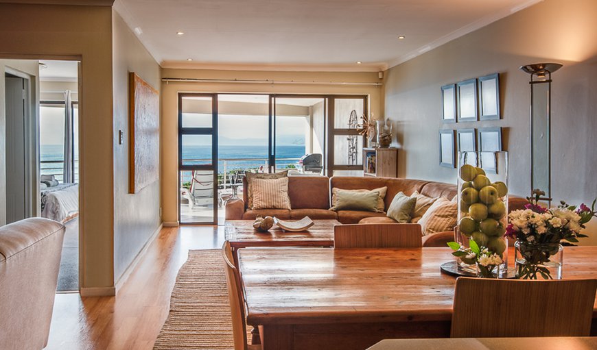 Well-appointed, comfortable indoor living for six people in De Kelders, Gansbaai, Western Cape, South Africa