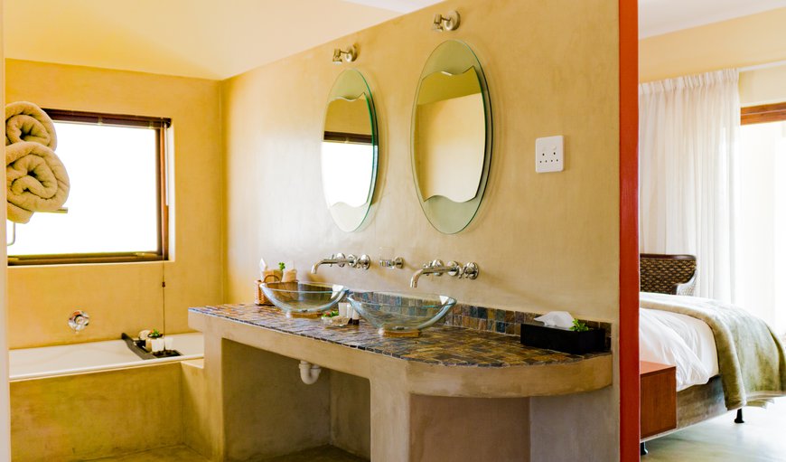 Guest House: Honeymoon room / bathroom