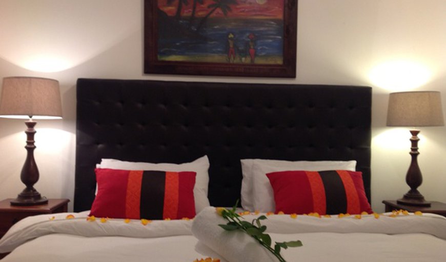 This cozy Luxury Garden Suite offers a king size bed which can be converted into two single beds and has an ensuite bathroom. This cozy Luxury Garden Suite offers a king size bed which can be converted into two single beds and has an ensuite bathroom.