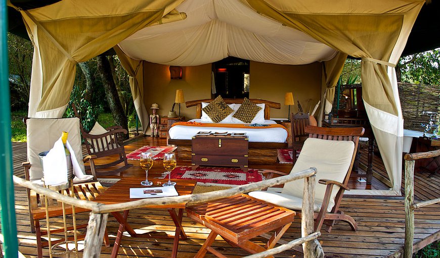 Luxury Tent: Each tent is furnished with a queen size bed or twin beds with a bathtub and views of the river.