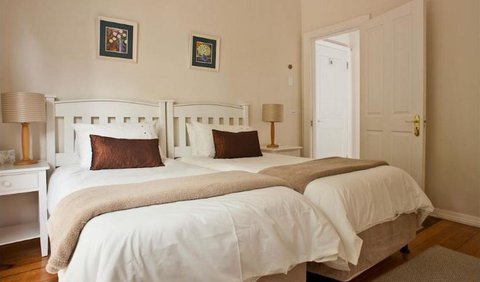Cottage 1: Cottage 1 bedroom with twin single beds.