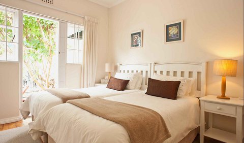 Cottage 2: Cottage 2 Bedroom with twin single beds.