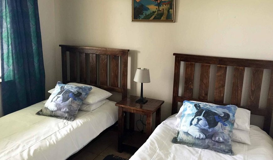 Hubbly Bubbly Cottage: The 2nd room has twin single beds