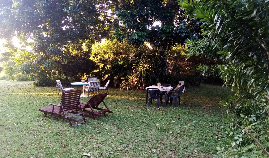 Large Garden area on reed lake side