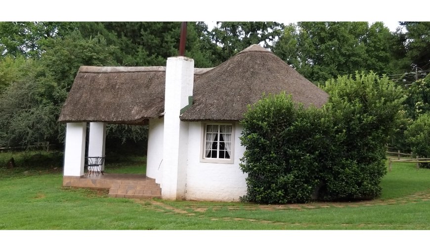 Double Thatch Rondavel: Double Thatch Rondavel