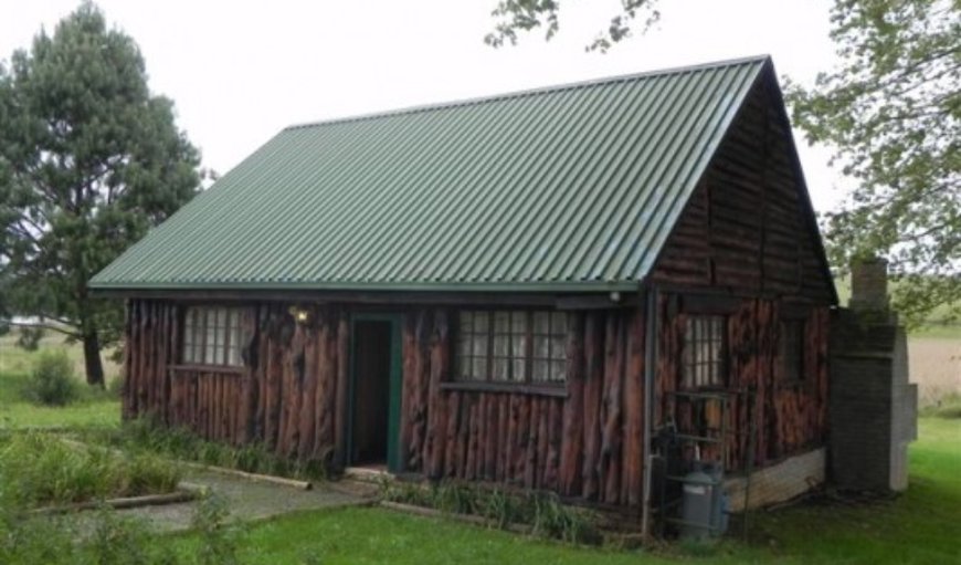 Log Cabin: Log Cabin Exterior