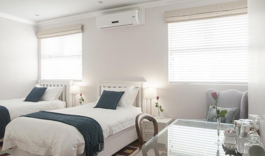 Double Superior Room: Double Superior Room - Bedroom with 2 x 3/4 beds that can be converted into a king size bed