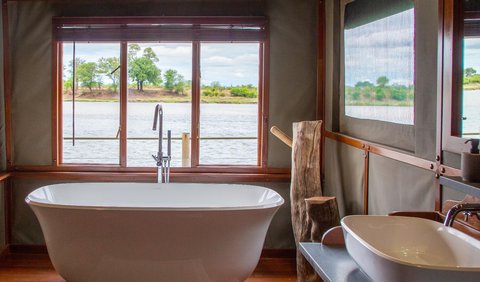 Ndhovu River Suite: Bathroom