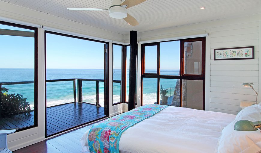 Self Catering House: Bedroom with ocean views