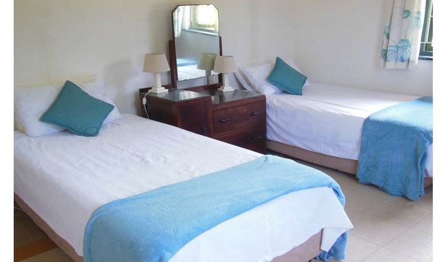 Ramblinn, 97 Nkwazi drive, Zinkwazi beach: Bedroom with Single Beds
