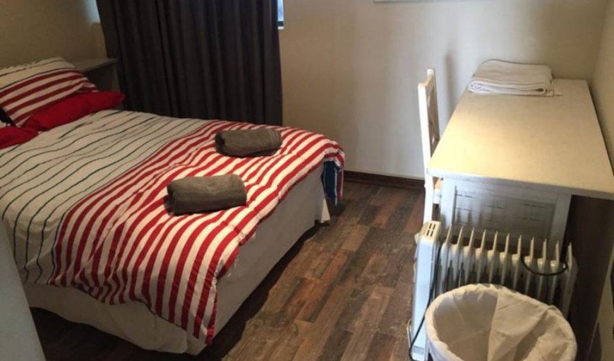 2 Bedroom Apartment: Bedroom