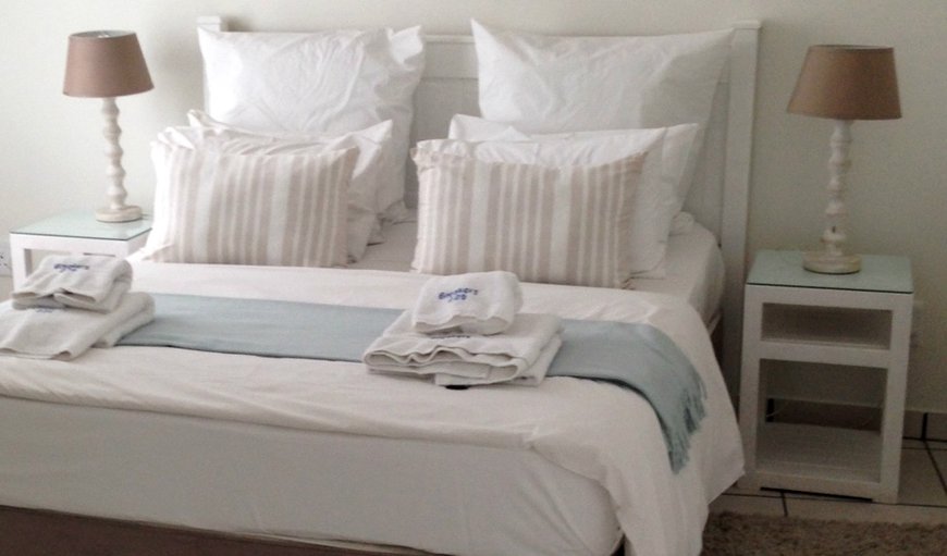 TWO BEDROOM FOUR SLEEPER - 226: Bedroom with Queen Size Bed