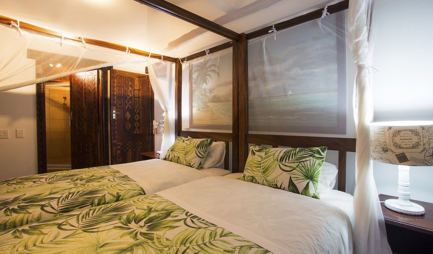 1 x 8 sleeper Villa - Camarao / Villa 5: Double Bedroom with en suite bathroom