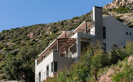 Umnenge House image