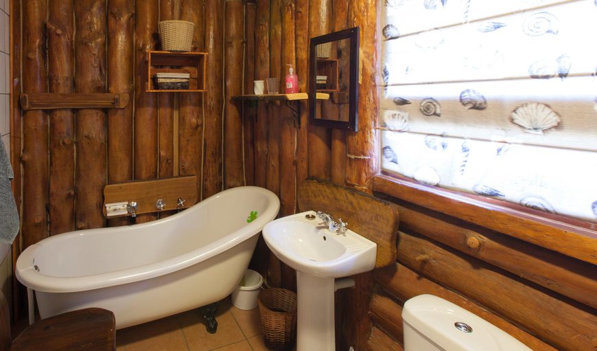 A Log Home : Bathroom