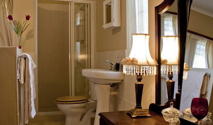 Queen En-Suite: Bathroom of Queen en-suite room