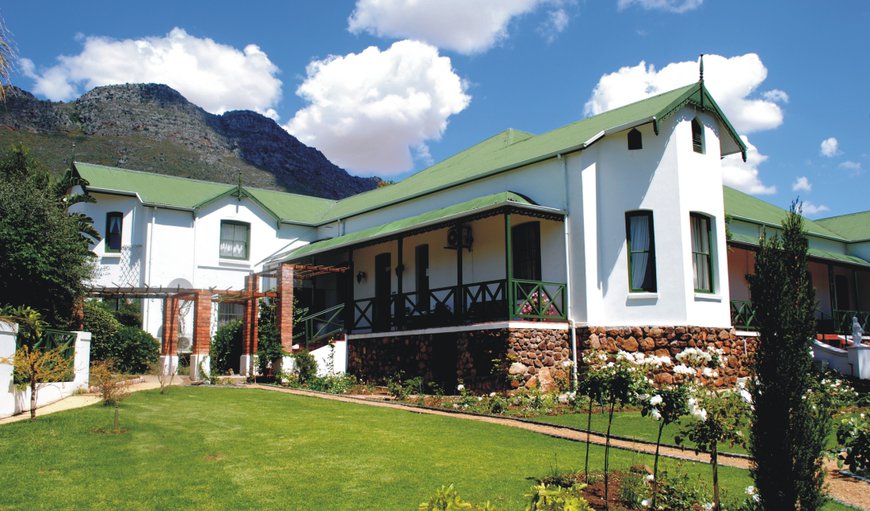 Riebeek Valley Country Retreat is a tranquil and romantic B&B with vistas of picturesque vineyards, olive groves and majestic Kasteelberg Mountains.