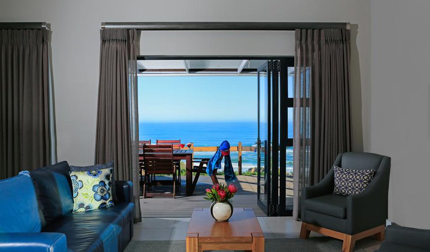 2 Bedroom Beach Villa Superior: Inviting lounge area