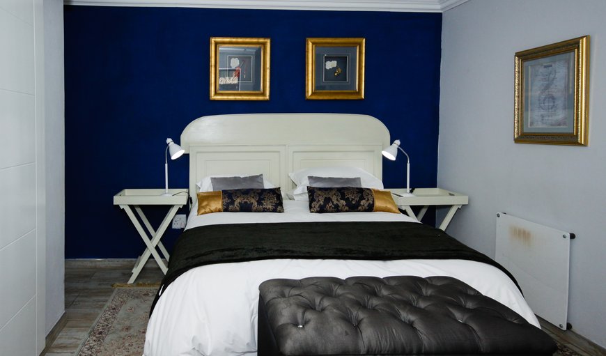 This room is equipped with a queen sized bed. It also has a en-suite bathroom with a shower. Amenities available are tea and coffee facilities, a bar fridge, flatscreen TV, DSTV, heater, towels and linen. This room is equipped with a queen sized bed. It also has a en-suite bathroom with a shower. Amenities available are tea and coffee facilities, a bar fridge, flatscreen TV, DSTV, heater, towels and linen.