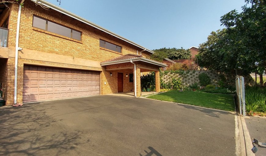 3 MAGAI DRIVE: This spacious holiday home offers four bedrooms with two lock up garages with open, off-street parking for additional cars.