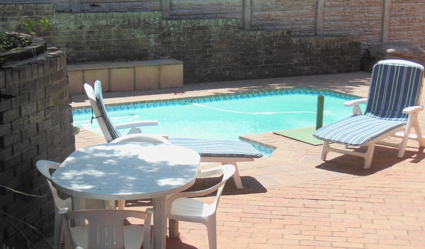 SAV'S PLACE, 22 Glen Drive, Zinkwazi beach: Guests can cool off in the sparkling swimming pool on a hot day.